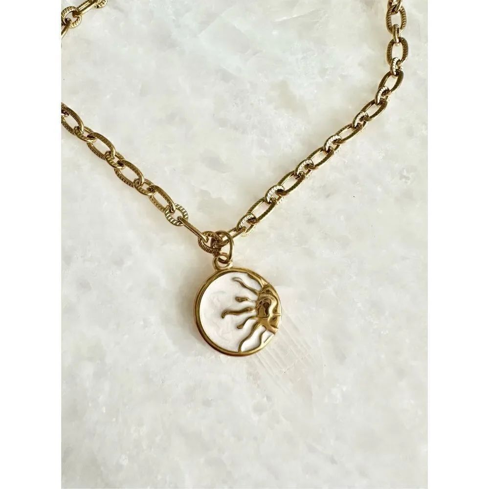 Pearlescent sunshine gold chain link necklace 